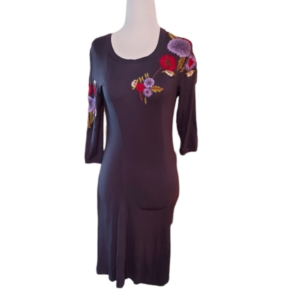 Anthro Caite Dress Womens M Charcoal Gray Embroidered Floral T-Shirt Casual Chic